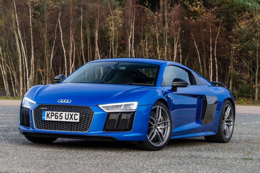 Audi R8 V10 Plus 2015 года  (UK) (фото 1 из 31)